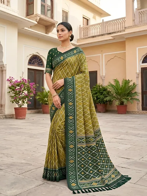 Patola_Silk_Saree_With_Blouse_Piece