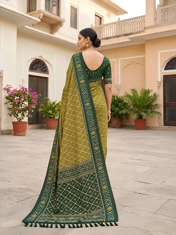 Patola_Silk_Saree_With_Blouse_Piece