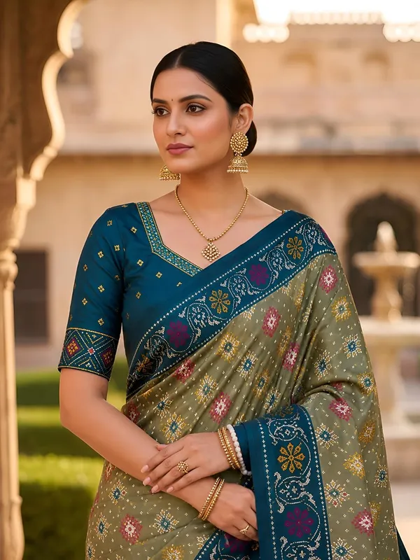 Patola_Silk_Saree_With_Blouse_Piece