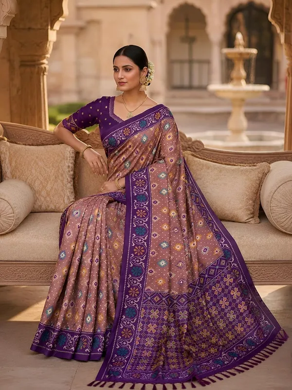 Patola_Silk_Saree_With_Blouse_Piece