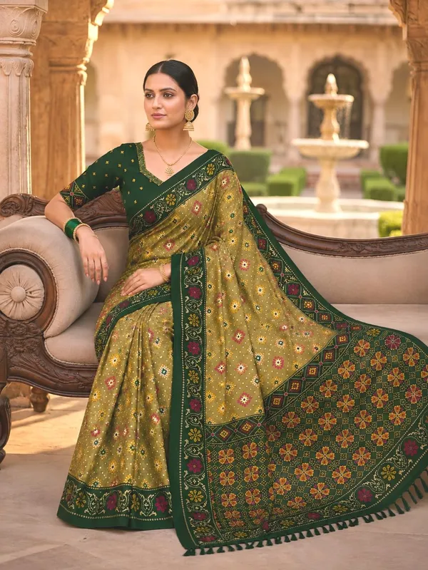 Patola_Silk_Saree_With_Blouse_Piece