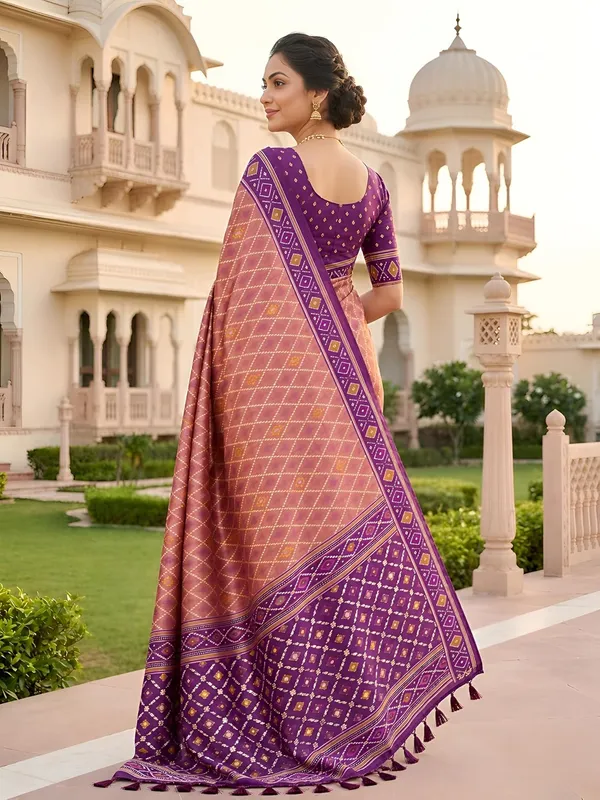 Patola_Silk_Saree_With_Blouse_Piece