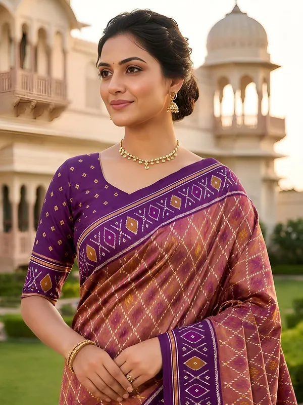 Patola_Silk_Saree_With_Blouse_Piece