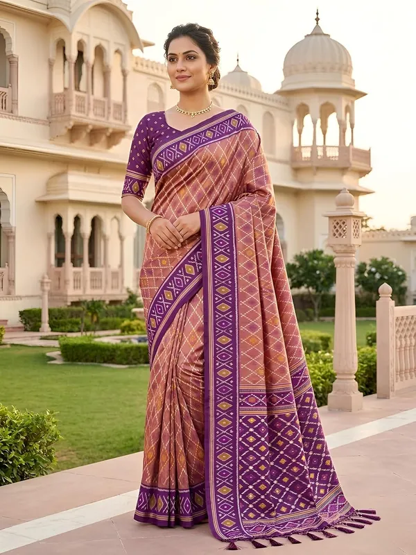 Patola_Silk_Saree_With_Blouse_Piece