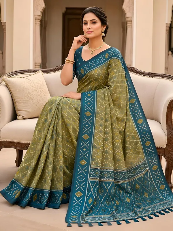 Patola_Silk_Saree_With_Blouse_Piece