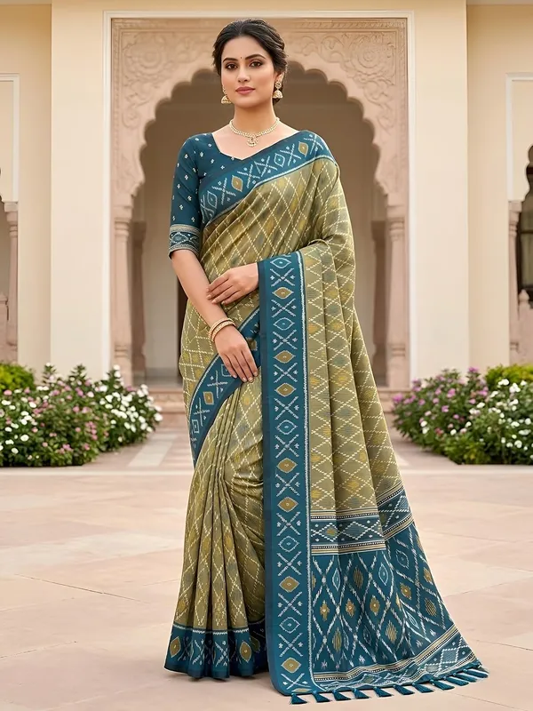 Patola_Silk_Saree_With_Blouse_Piece