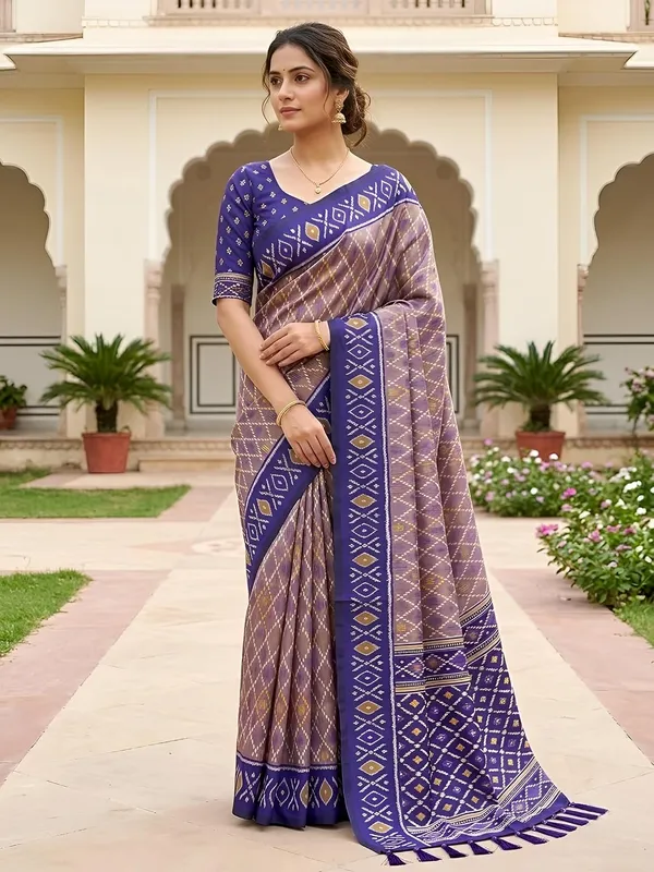 Patola_Silk_Saree_With_Blouse_Piece