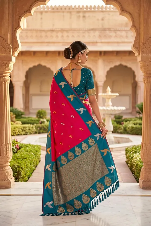 Silk_Saree_With_Zari_Weaving_And_Brocade_Blouse_Piece