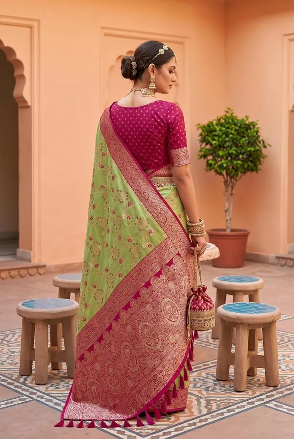 Banarasi_Silk_Saree_With_Zari_Weaving