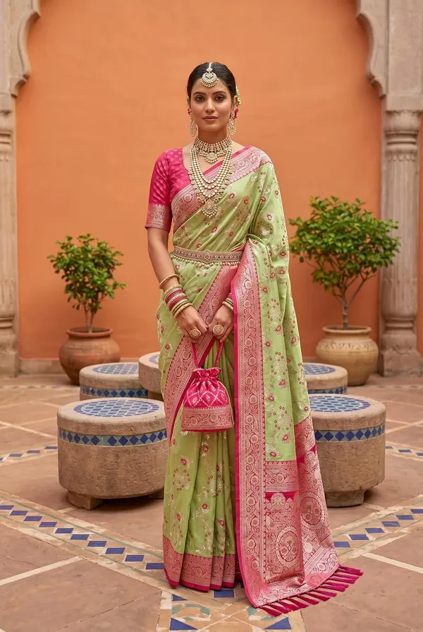 Banarasi_Silk_Saree_With_Zari_Weaving