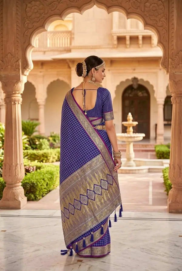 Silk_Saree_With_Zari_Weaving_And_Blouse_Piece