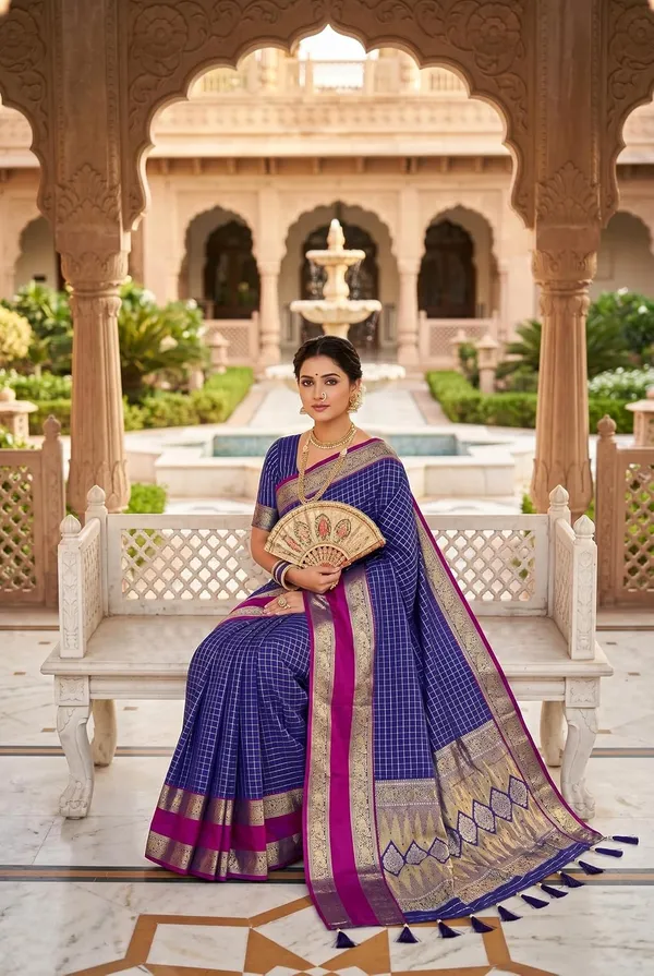 Silk_Saree_With_Zari_Weaving_And_Blouse_Piece