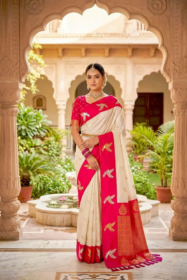 Silk_Saree_With_Zari_Weaving_And_Blouse_Piece