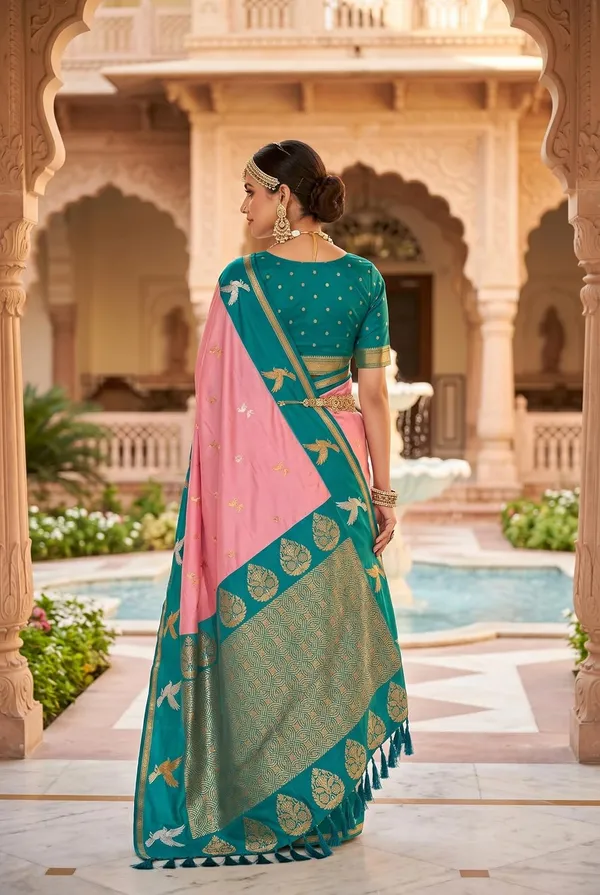 Silk_Saree_With_Zari_Weaving_And_Brocade_Blouse_Piece