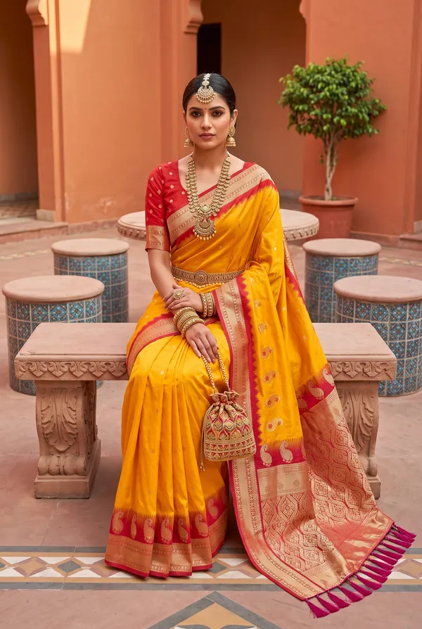 Banarasi_Silk_Saree_with_Silver_Zari_Paisley_Weaving