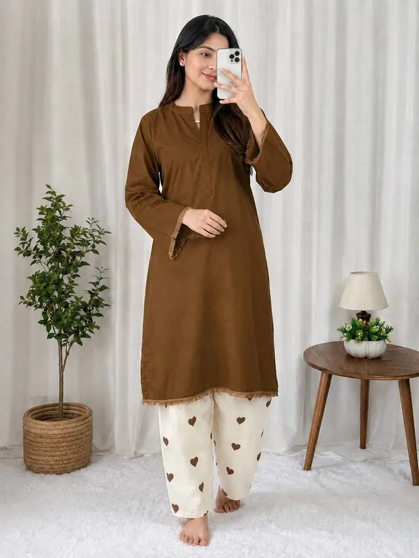 Chocolate_Brown_Straight_Kurti_with_Off-White_Heart_Print_Pants_Set