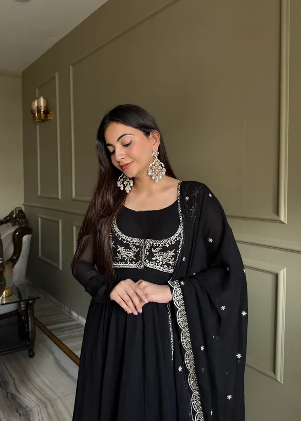 Elegant_Black_Embroidered_Anarkali_Suit_Set_with_Net_Dupatta