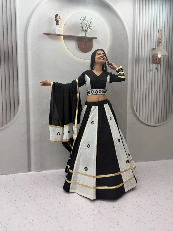 Elegant_Black_&_White_Roman_Silk_Lehenga_Choli_with_Mirror_Work_&_Zari_Border_Dupatta