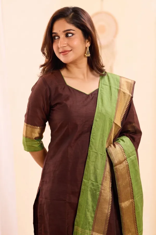 Elegant_Brown_&_Olive_Green_Kanchi_Cotton_Kurta_Set_with_Gold_Border_Dupatta