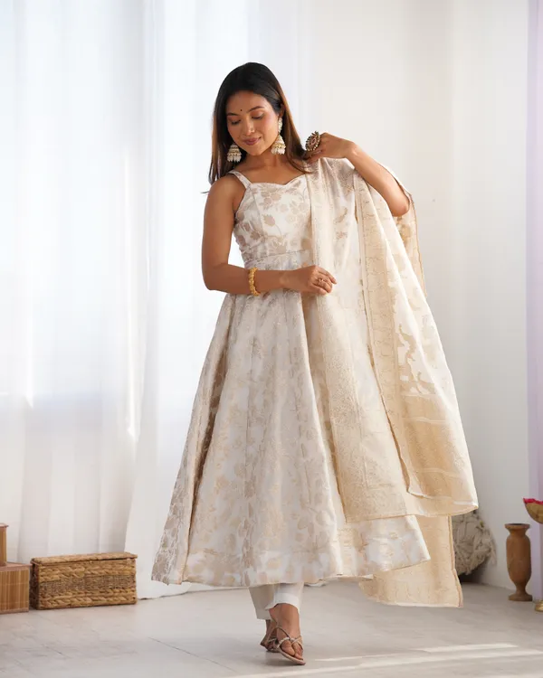 Elegant_Champagne_Gold_Floral_Banarasi_Organza_Dress