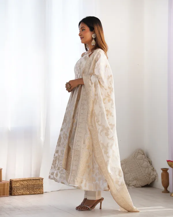Elegant_Champagne_Gold_Floral_Banarasi_Organza_Dress