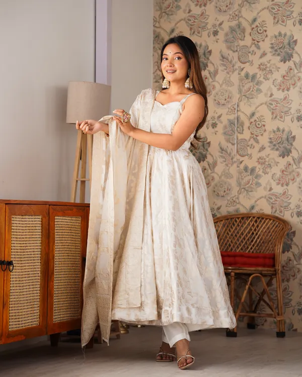 Elegant_Champagne_Gold_Floral_Banarasi_Organza_Dress