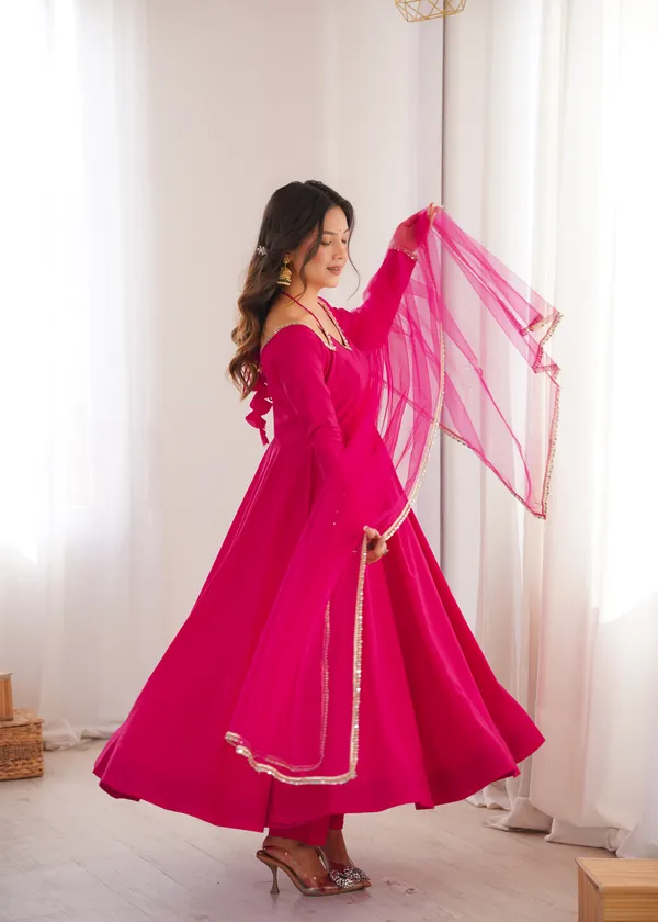 Elegant_Dark_Pink_Anarkali_Suit_Set_with_V-Neckline