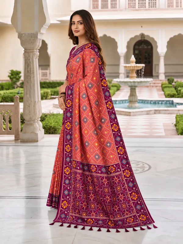 Elegant_Gajri_Pink_Patola-Inspired_Printed_Saree_with_Contrast_Border