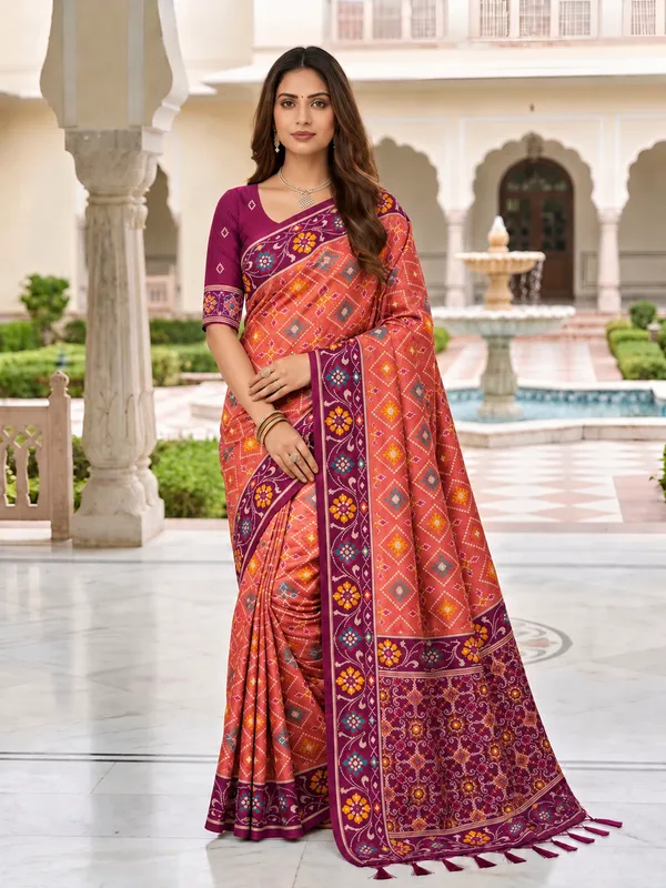 Elegant_Gajri_Pink_Patola-Inspired_Printed_Saree_with_Contrast_Border