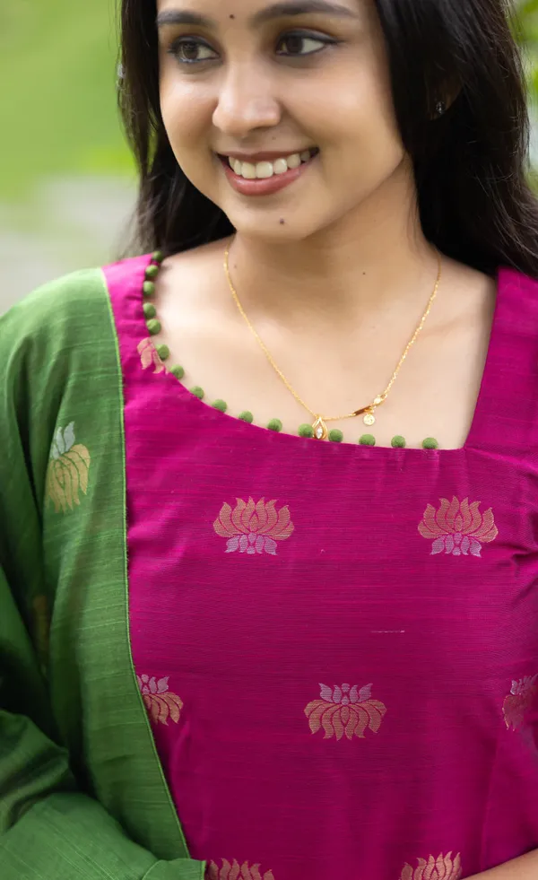 Elegant_Magenta_&_Green_Handloom_Cotton_Kurta_Set_with_Printed_Dupatta