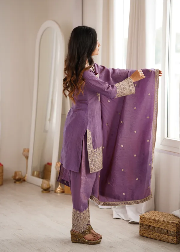 Elegant_Onion_Pink_Gold-Embroidered_Salwar_Suit_Set_with_Dupatta