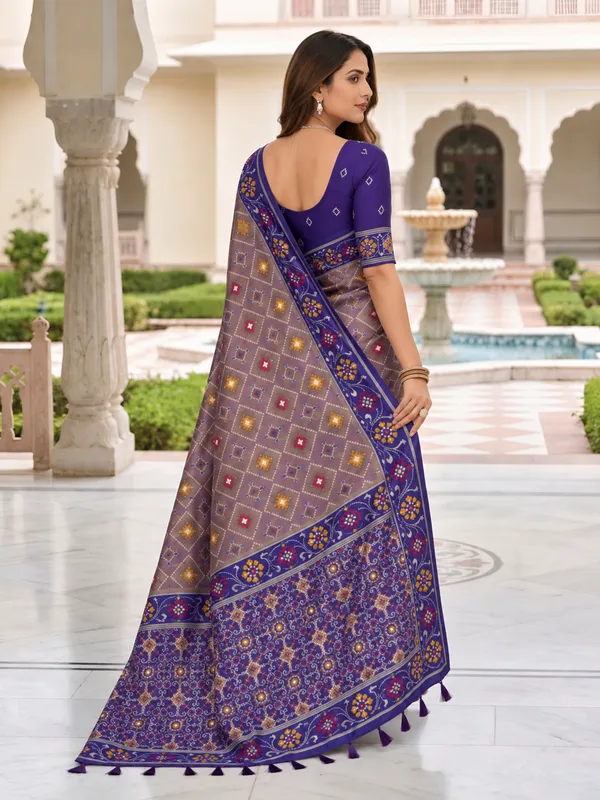 Elegant_Violet_Patola-Inspired_Printed_Saree_with_Contrast_Border