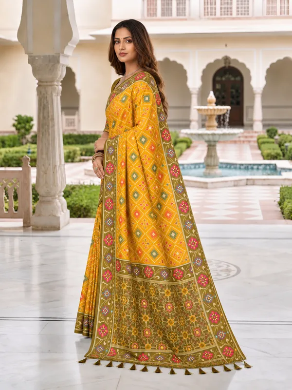 Elegant_Yellow_Patola-Inspired_Printed_Saree_with_Contrast_Border