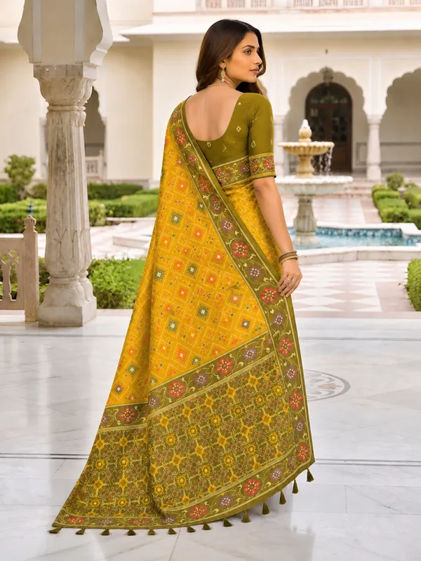 Elegant_Yellow_Patola-Inspired_Printed_Saree_with_Contrast_Border