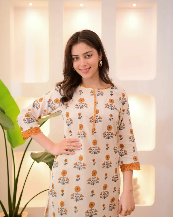 Orange_Women's_Floral_Printed_Cotton_Kurti_Pant_Set