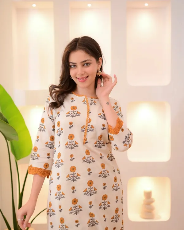Orange_Women's_Floral_Printed_Cotton_Kurti_Pant_Set