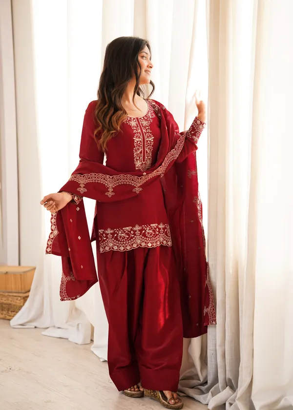 Maroon_Embroidered_Kurti_with_Trousers_&_Cutwork_Dupatta_Set