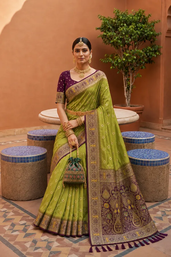 Mehendi_Designer_Banarasi_Saree_with_Intricate_Traditional_Border