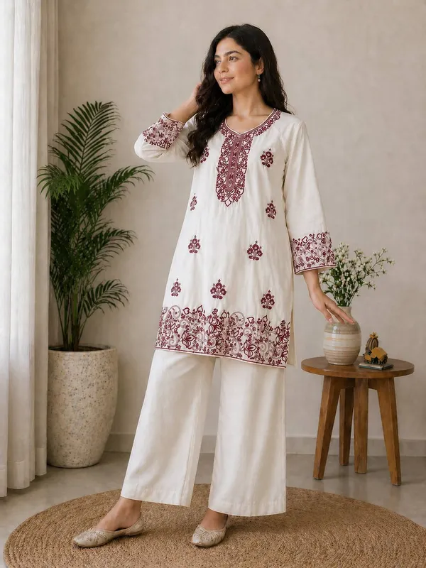 Off-White_Embroidered_Short_Kurta_&_Co-Ord_Pant_Set