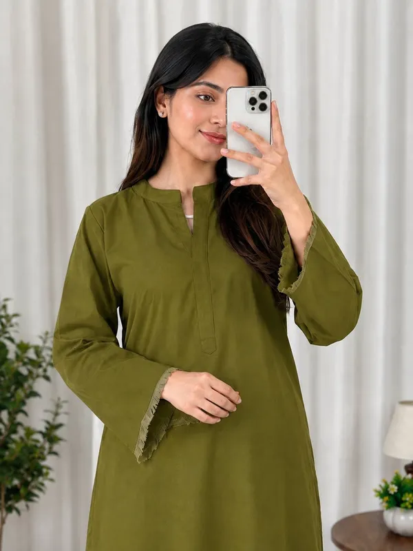 Olive_Green_Straight_Kurti_with_Off-White_Heart_Print_Pants_Set