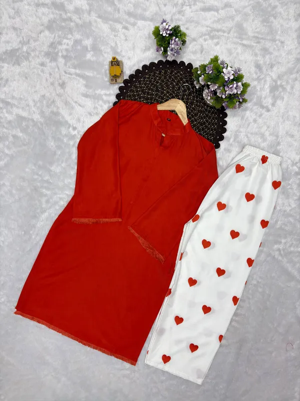 Orange_Straight_Kurti_with_Off-White_Heart_Print_Pants_Set