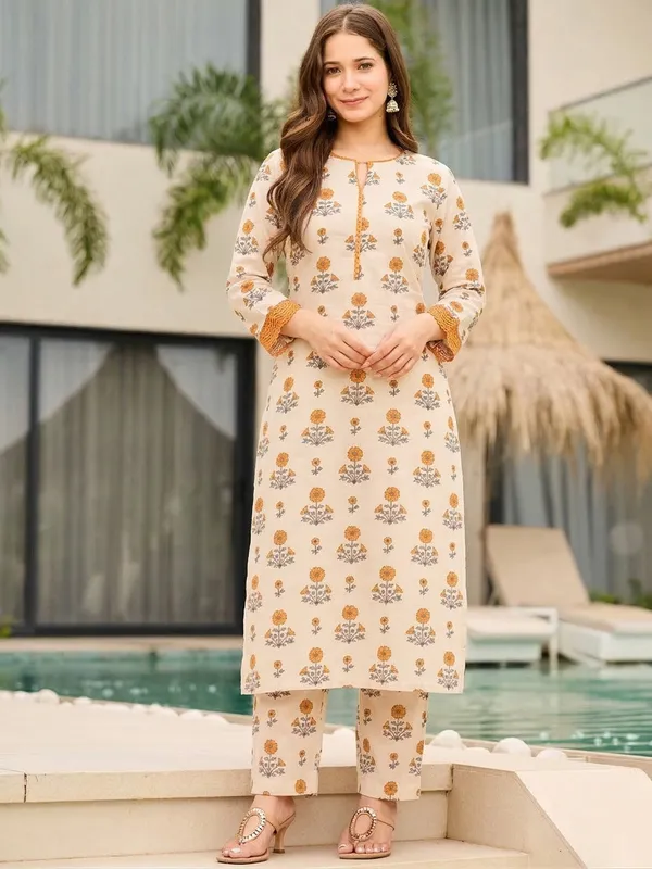 Orange_Women's_Floral_Printed_Cotton_Kurti_Pant_Set