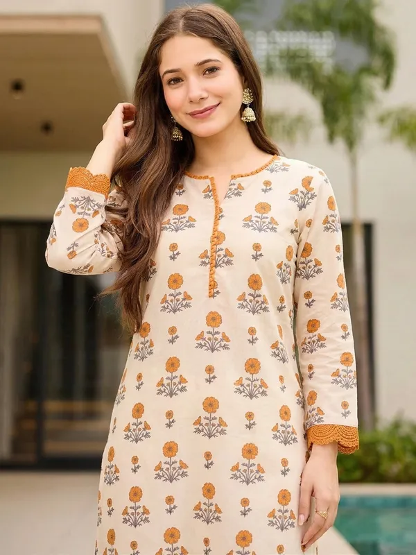 Orange_Women's_Floral_Printed_Cotton_Kurti_Pant_Set