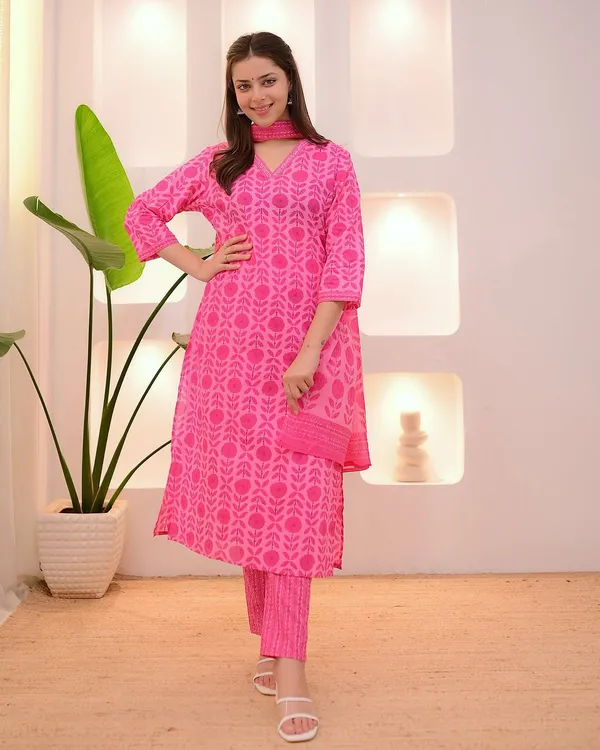 Pink_Floral_Printed_Rayon_Slub_Fabric_Salwar_Suit_Set_with_Dupatta