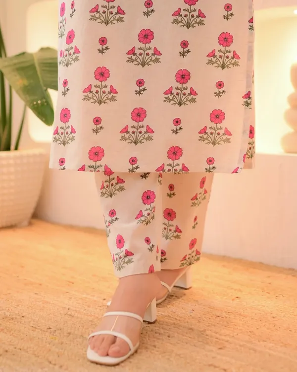 Pink_Women's_Floral_Printed_Cotton_Kurti_Pant_Set
