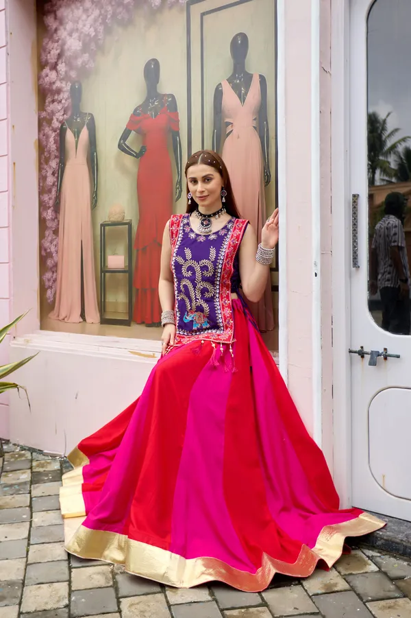 Royal_Purple_Embroidered_Kurti_with_Pink_Flared_Skirt_Set