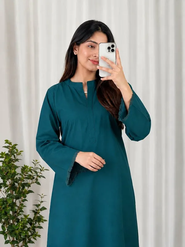 Teal_Blue_Straight_Kurti_with_Off-White_Heart_Print_Pants_Set