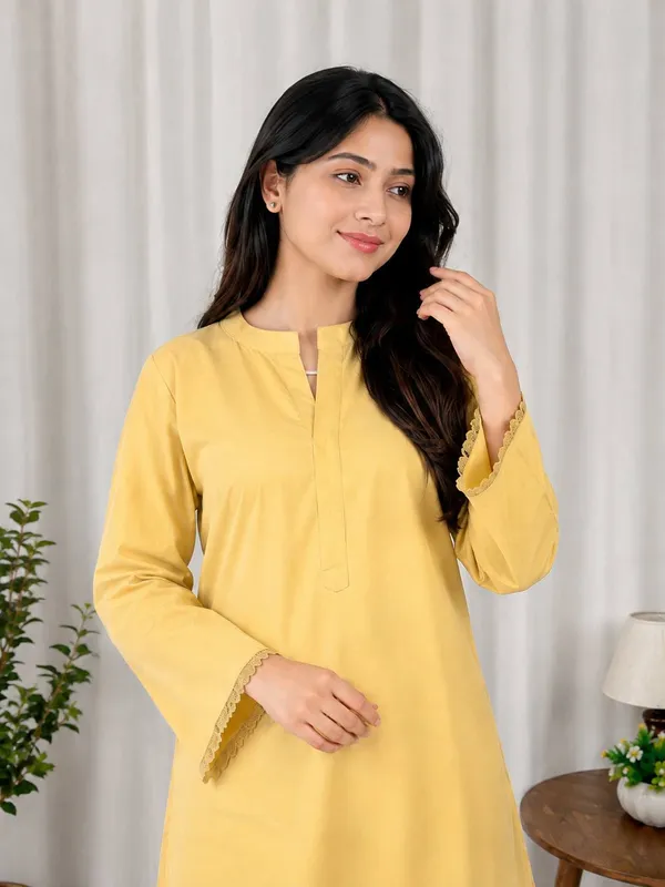Yellow_Straight_Kurti_with_Off-White_Heart_Print_Pants_Set