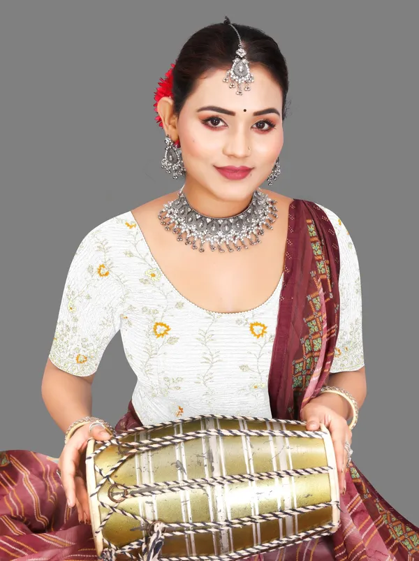 White_Cotton_Floral_Embroidered_Deep_Neck_Saree_Blouse_For_Women