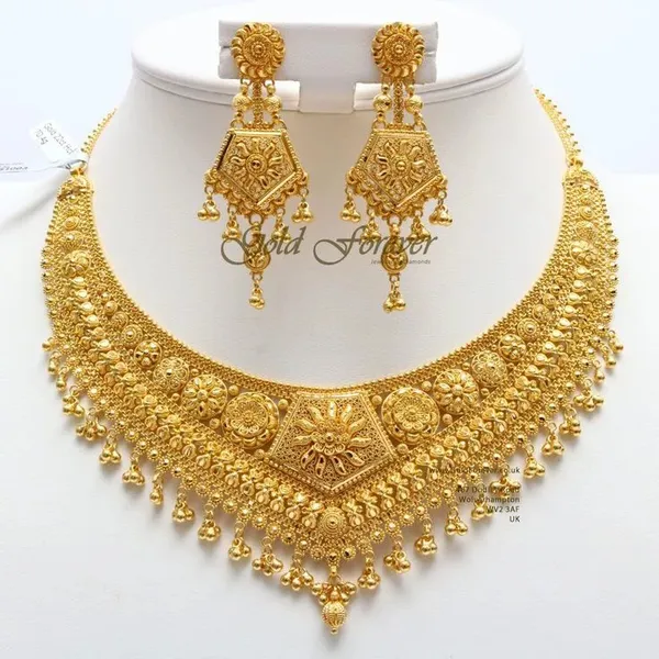 Gold_Stainless_Steel_Traditional_Choker_Necklace_Set_For_Women